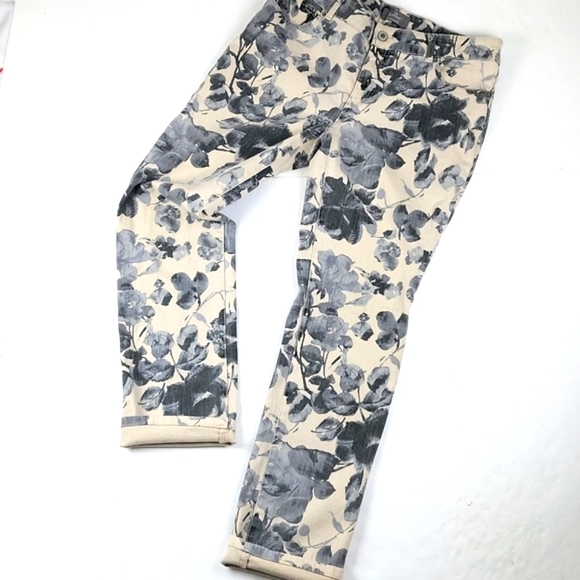 Chico's Denim - Chico's So Slimming Floral Print Slim Leg Colored Denim Jean Blush and Gray